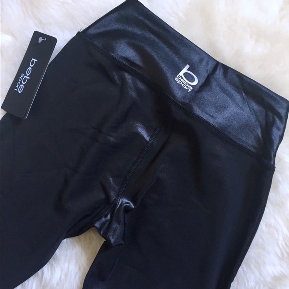 Bebe Black Textured Lattice Capri Leggings - Picture 3 of 5